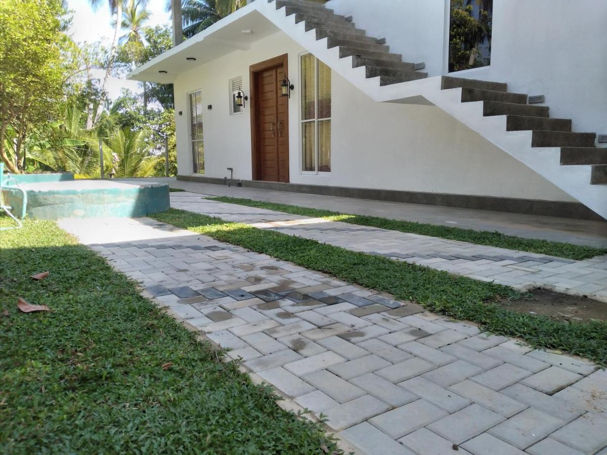 Golden Villa Ambalangoda  Exteriör bild